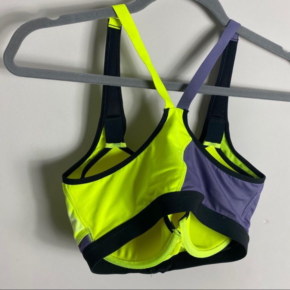VS Wired Sport Bra - Picture 4 of 5